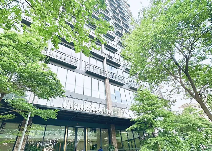 Pentstudio West Lake By Emily In Town